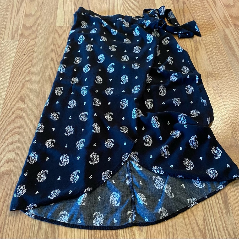 Black wrap skirt size small
